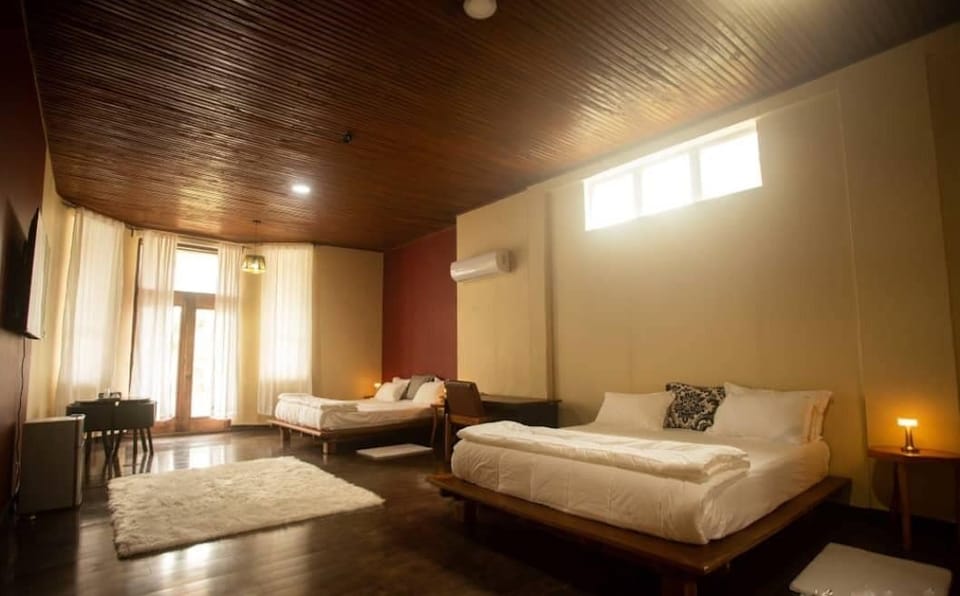 Presidential Double Room | Desk, laptop workspace, WiFi (free), bed sheets