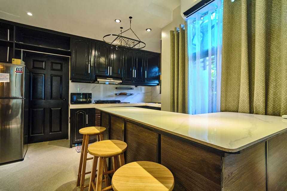 House, 4 Bedrooms | Private kitchen