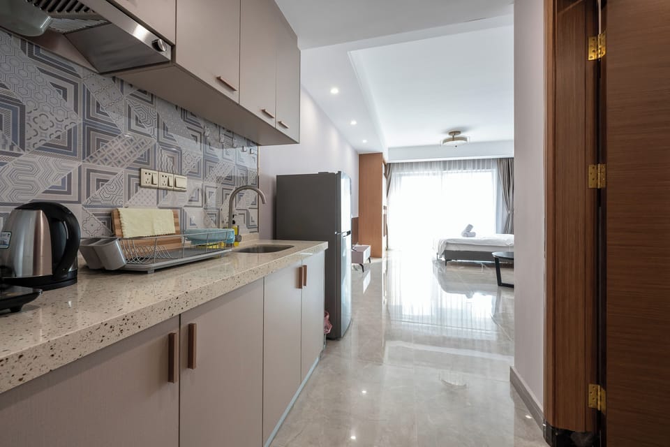 Comfort Studio, City View | Private kitchen | Fridge, stovetop, cookware/dishes/utensils