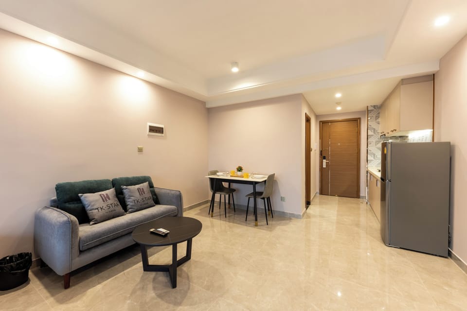Comfort Studio, City View | Living area | 43-inch Smart TV with digital channels