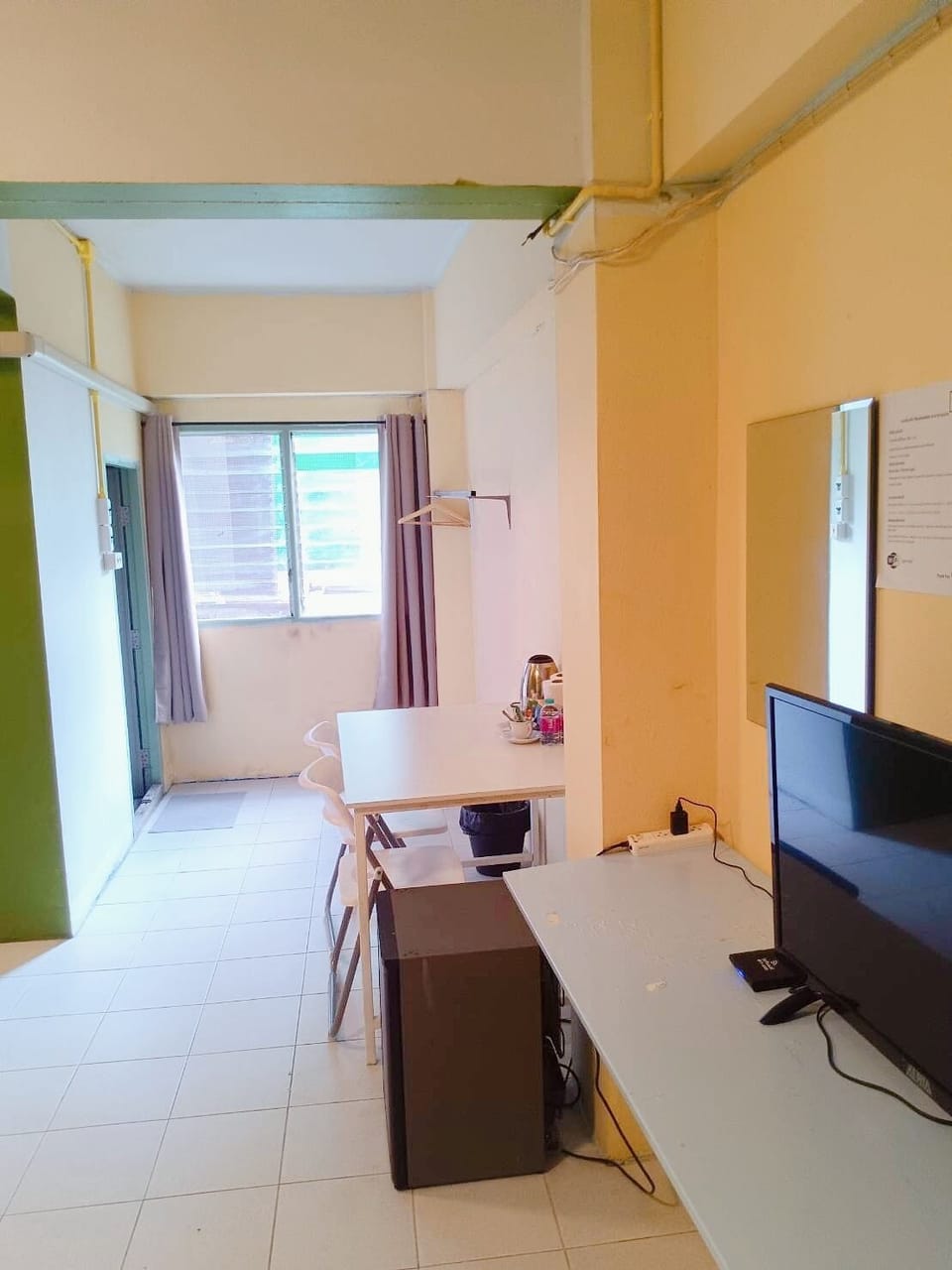 Basic Studio | Free WiFi