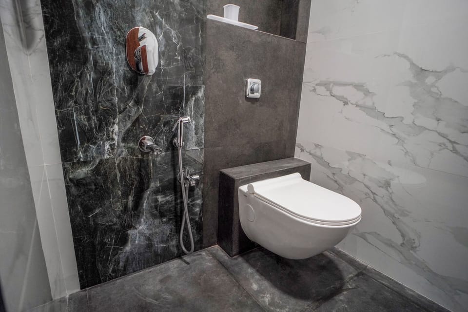 Superior Room | Bathroom | Shower, free toiletries, towels, soap