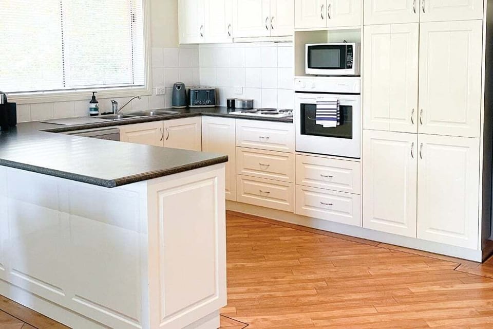 Fully equipped kitchen.