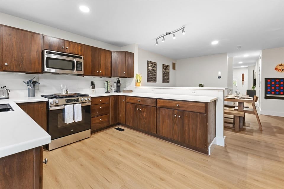 Fully Stocked Kitchen