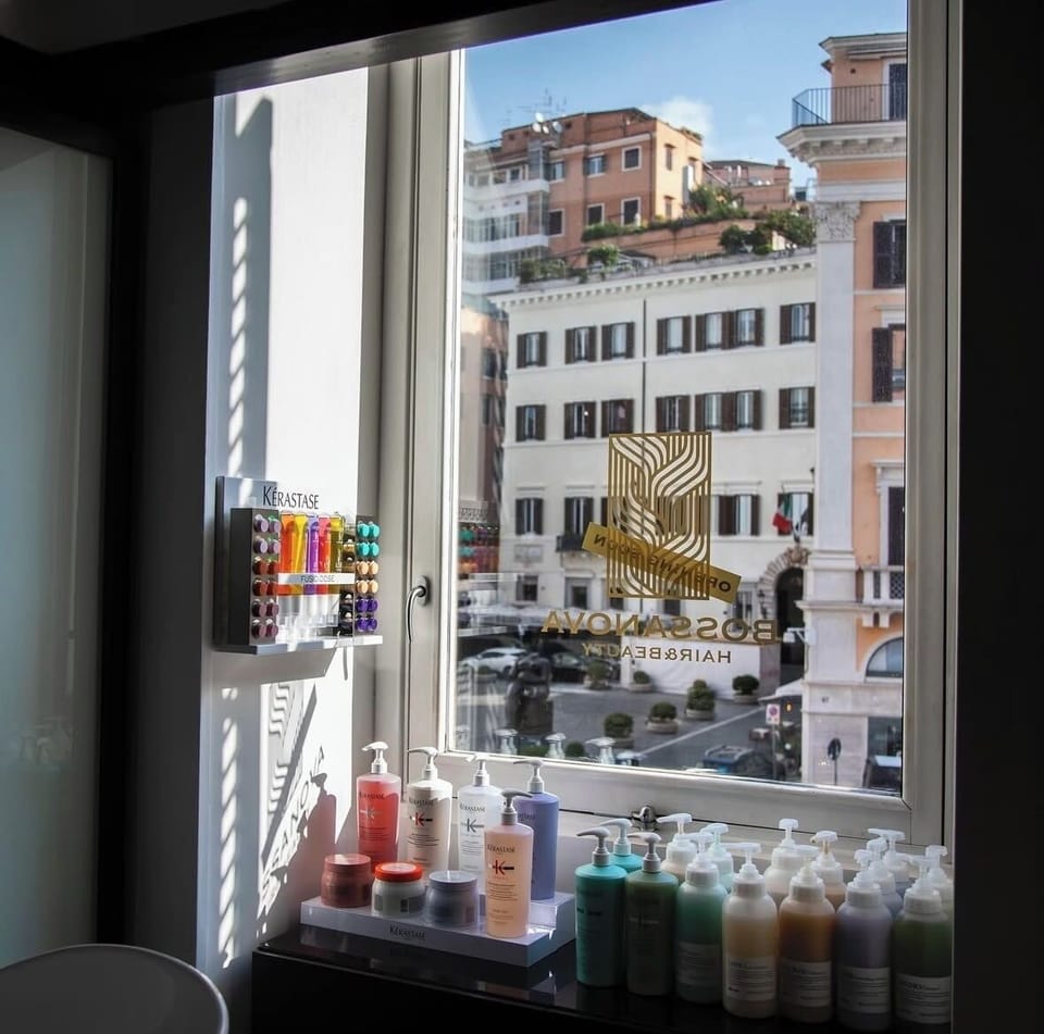 Couples treatment rooms, body treatments, hot stone massages