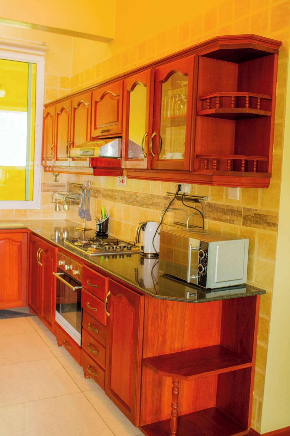 Deluxe Apartment, 1 Bedroom, Garden View | Private kitchen | Fridge, microwave, oven, stovetop