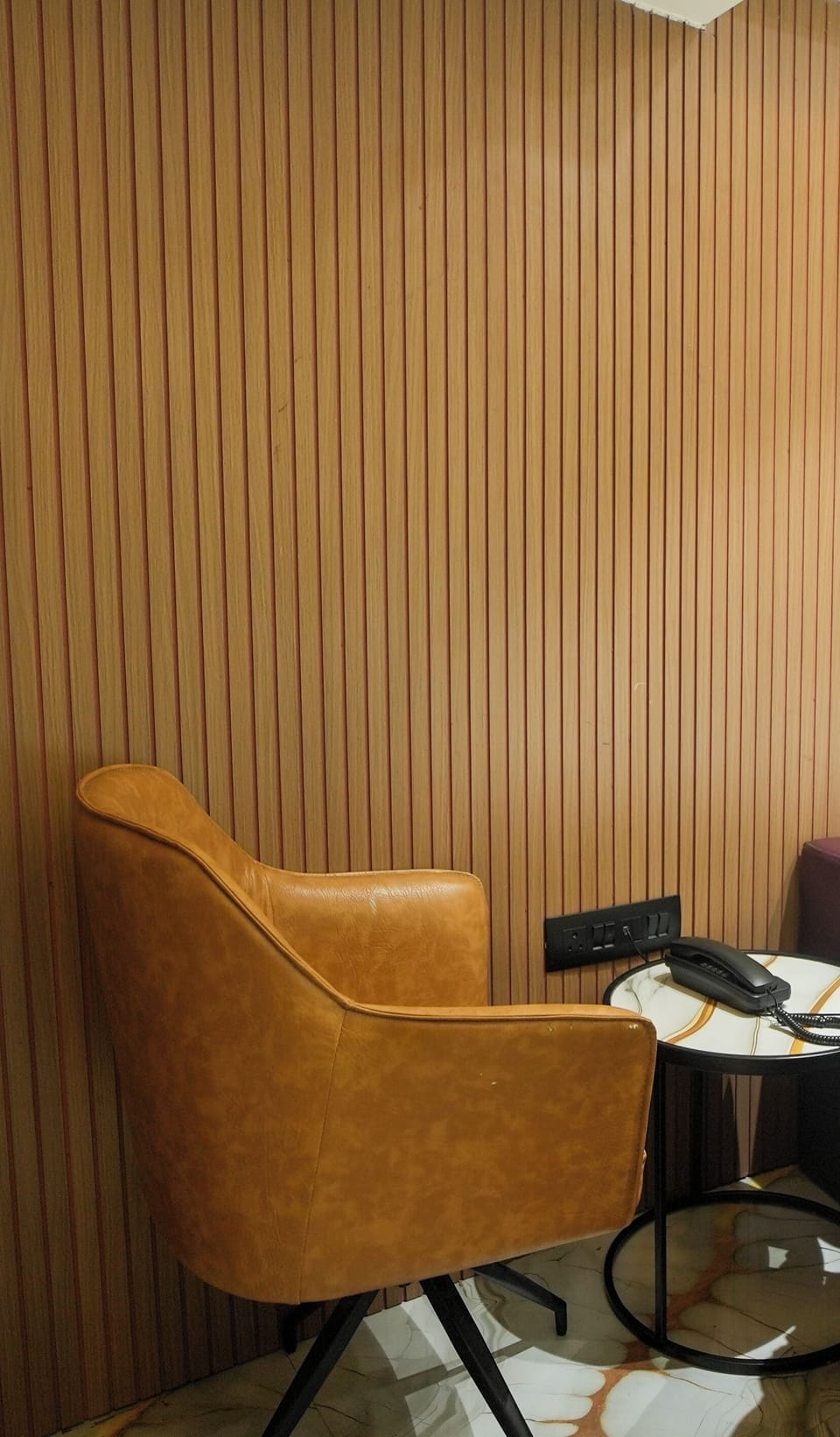 Suit Room | Free WiFi