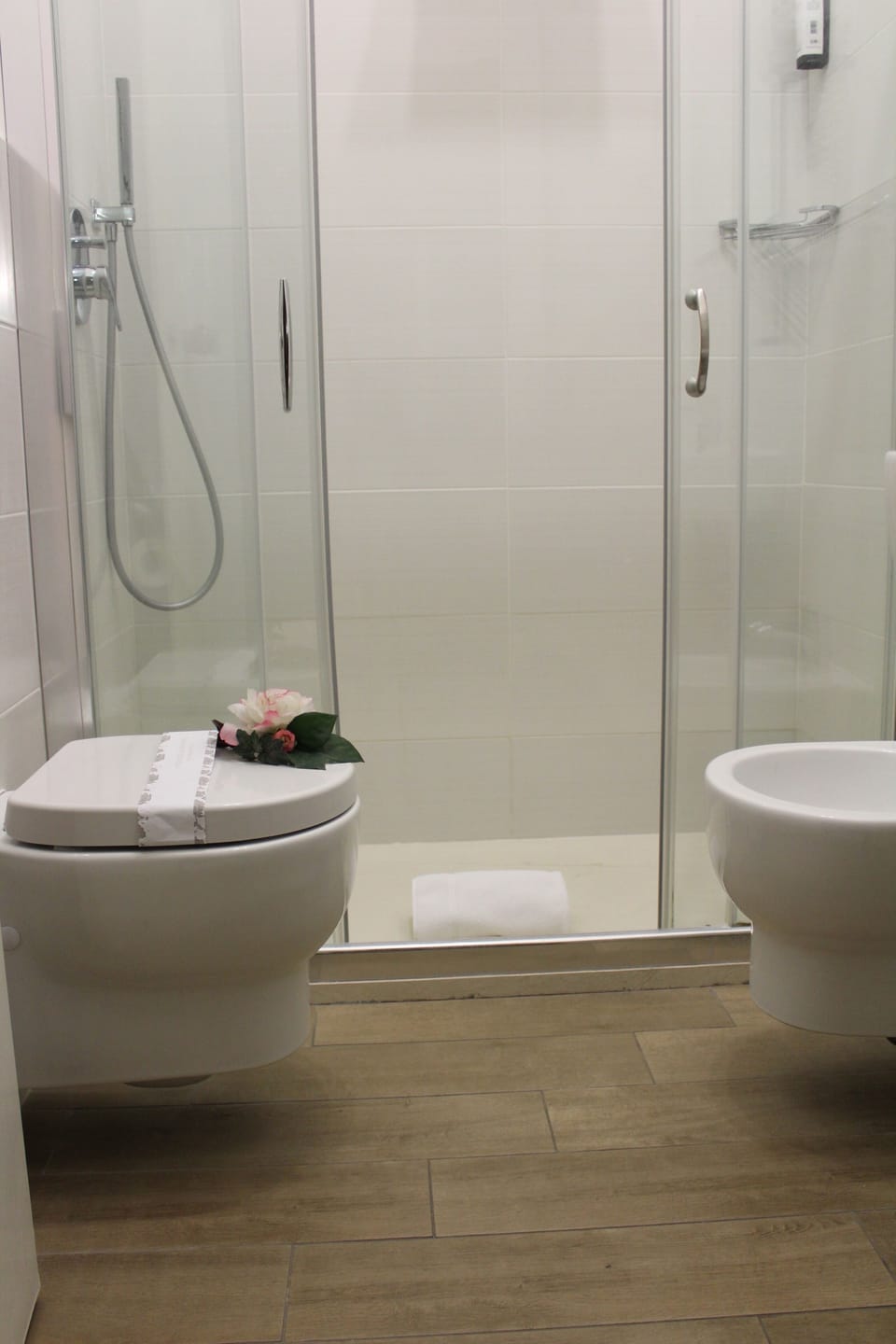 Select Comfort beds, minibar, in-room safe, desk