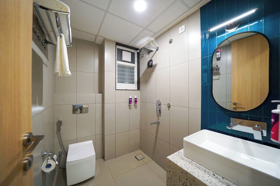 Standard Double Room | Bathroom | Shower, free toiletries, towels, soap