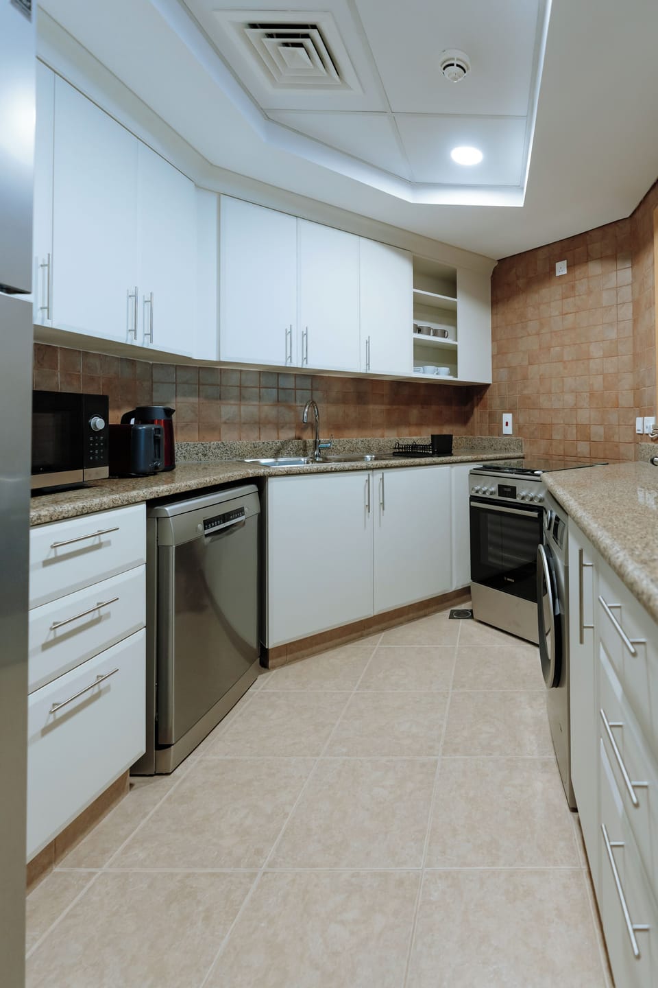 Deluxe Apartment, Balcony, Ocean View | Private kitchen | Electric kettle