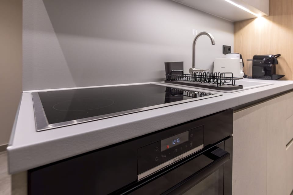 Luxury Studio, City View | Private kitchen | Espresso maker, coffee/tea maker, electric kettle