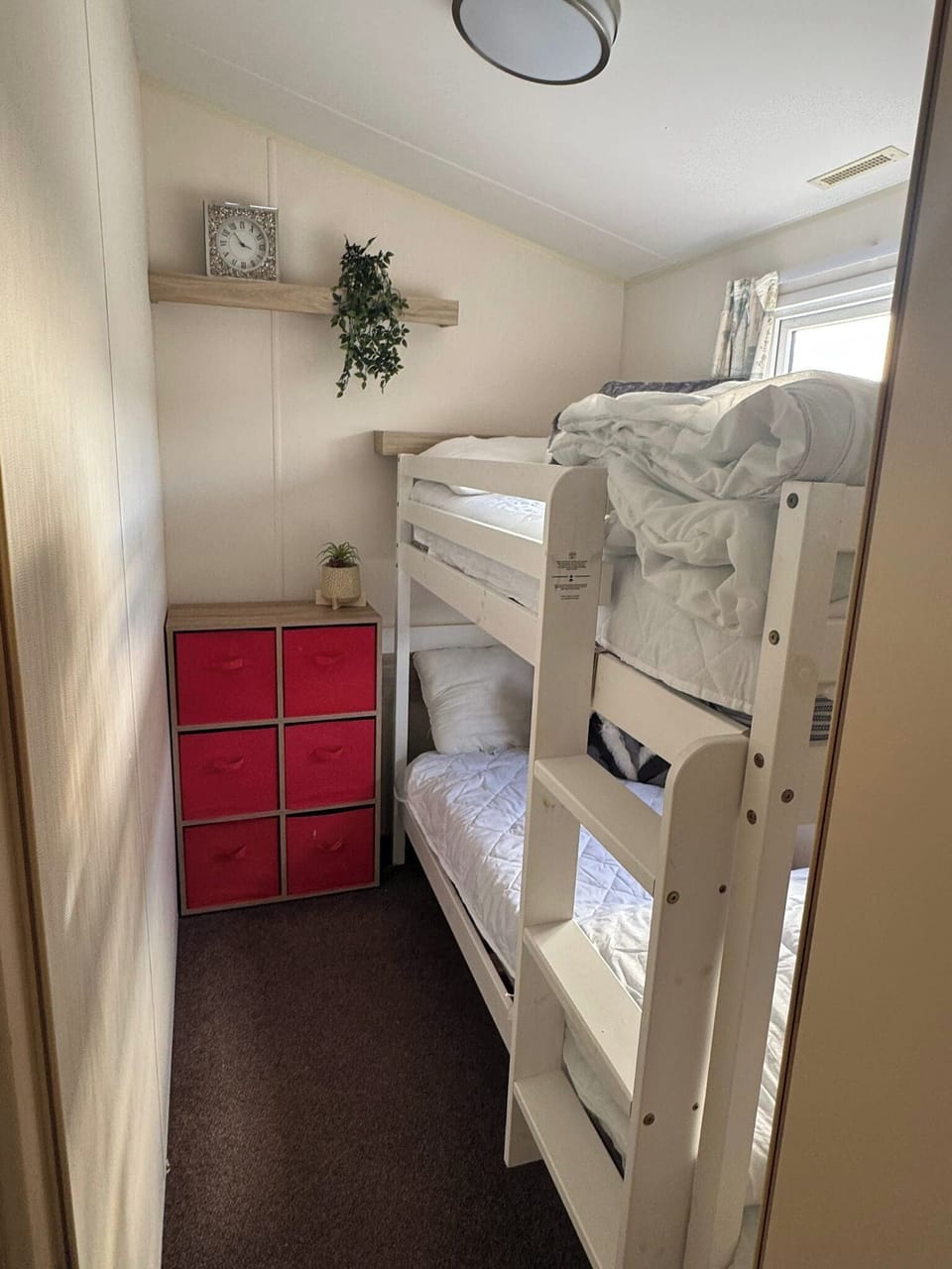 Olivia Caravan Sleeps 6 With Wi-fi Chalet in Rhyl