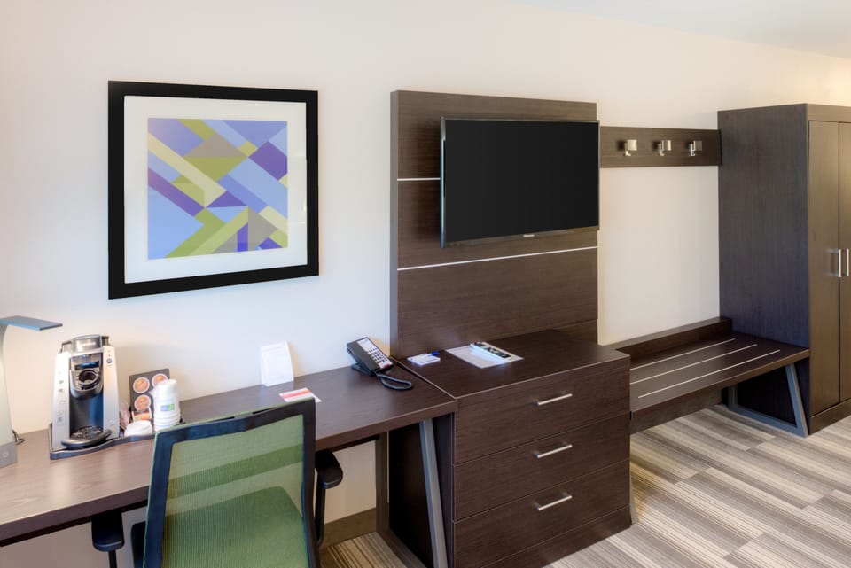 In-room safe, desk, laptop workspace, blackout drapes