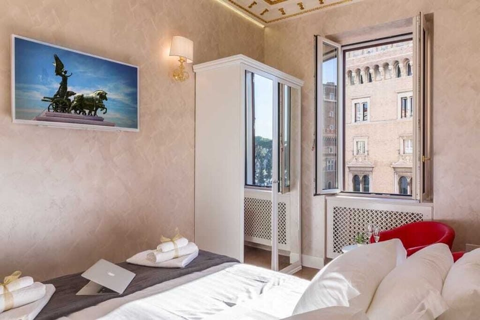 Panoramic Studio Suite, City View | Free minibar items, in-room safe, soundproofing, iron/ironing board