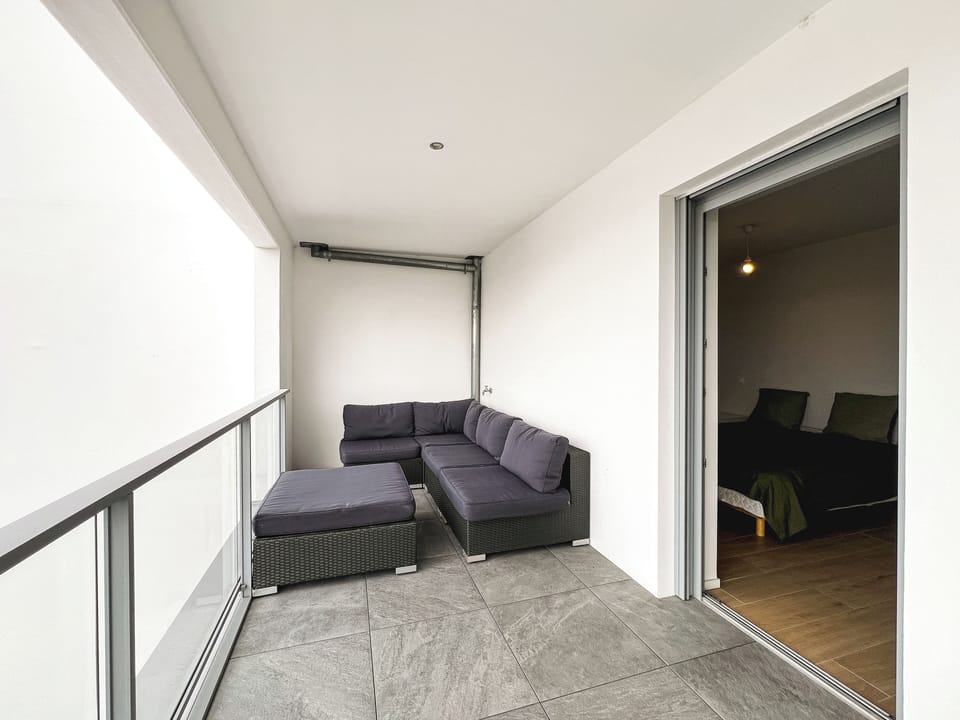 Balcony lounge