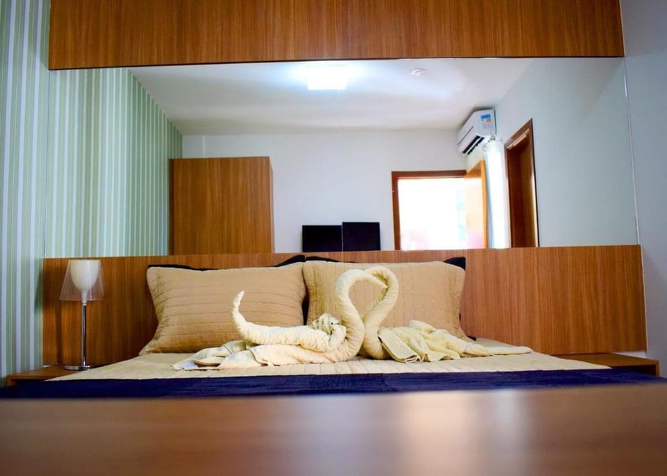 Premium bedding, desk, soundproofing, free WiFi