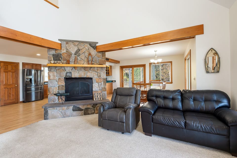 Open concept Linvingroom