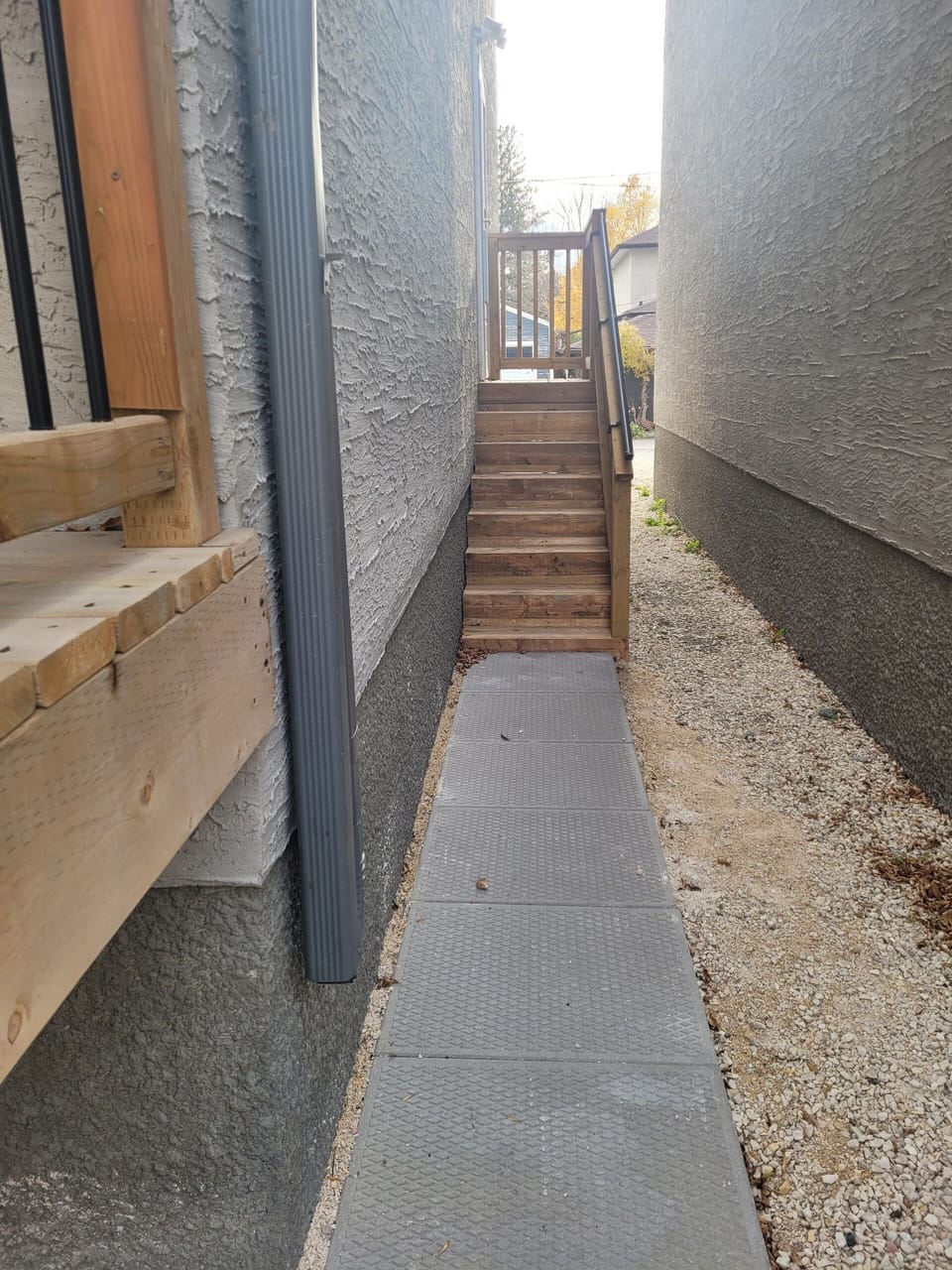 Side door walkway