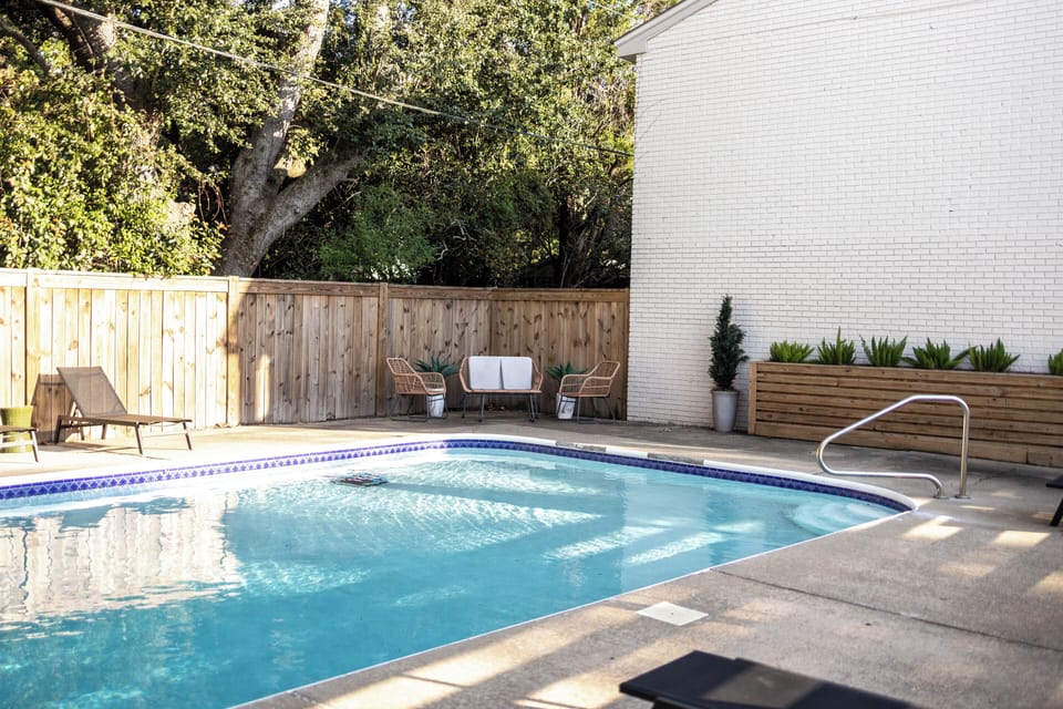 Porter #10 - Perfect Ocean Springs location with Pool - near Beach and Downtown