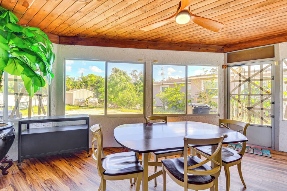 Screened-In Lanai