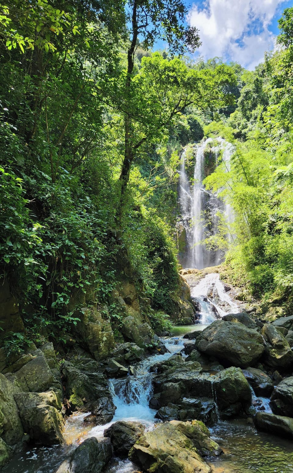 Charco Prieto Waterfall photo taken by Rebecca Babigian 