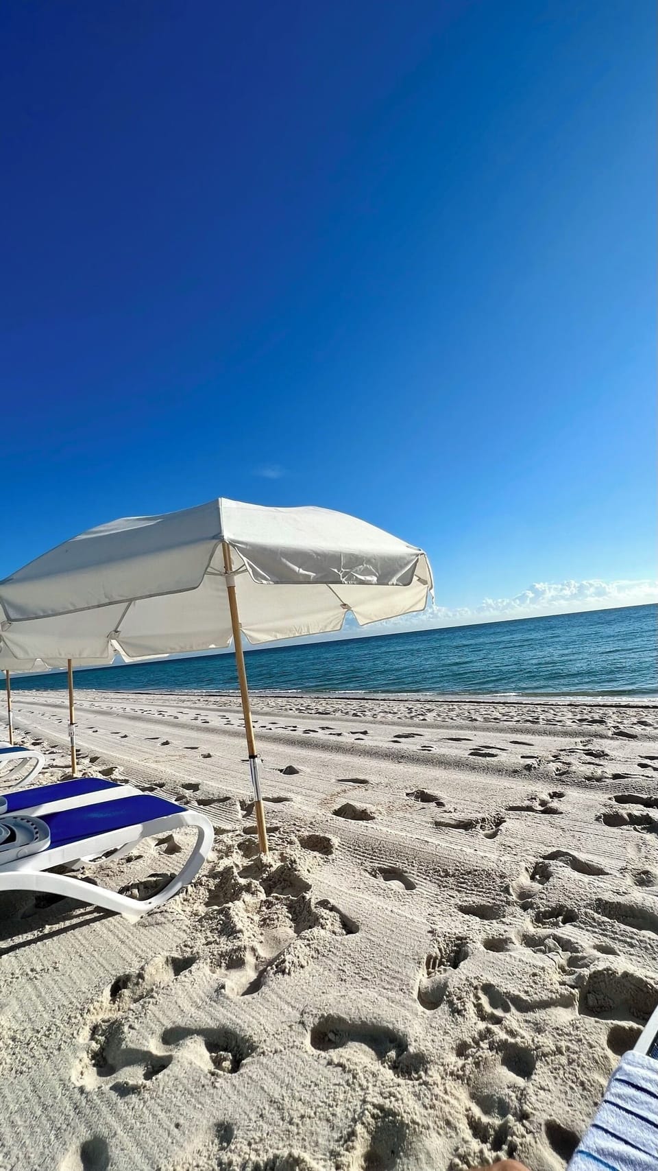 Junior Suite, 1 King Bed with Sofa bed, Partial Ocean View, Beachfront | Beach/ocean view