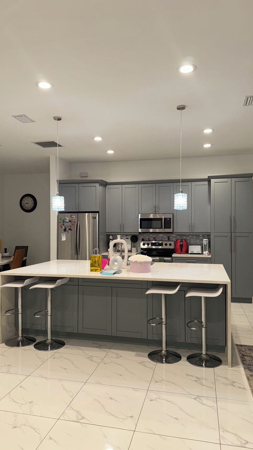 Island and kitchen 