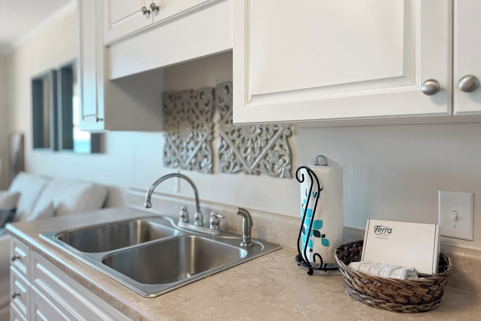 Kitchen amenities