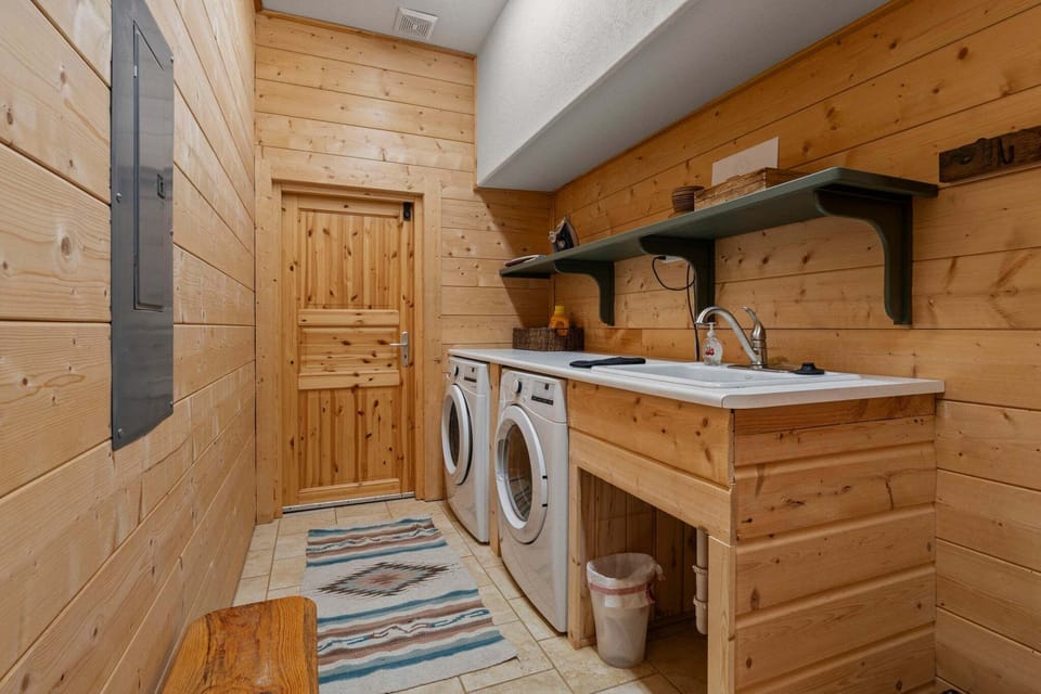 Laundry Room with Washer/Dryer