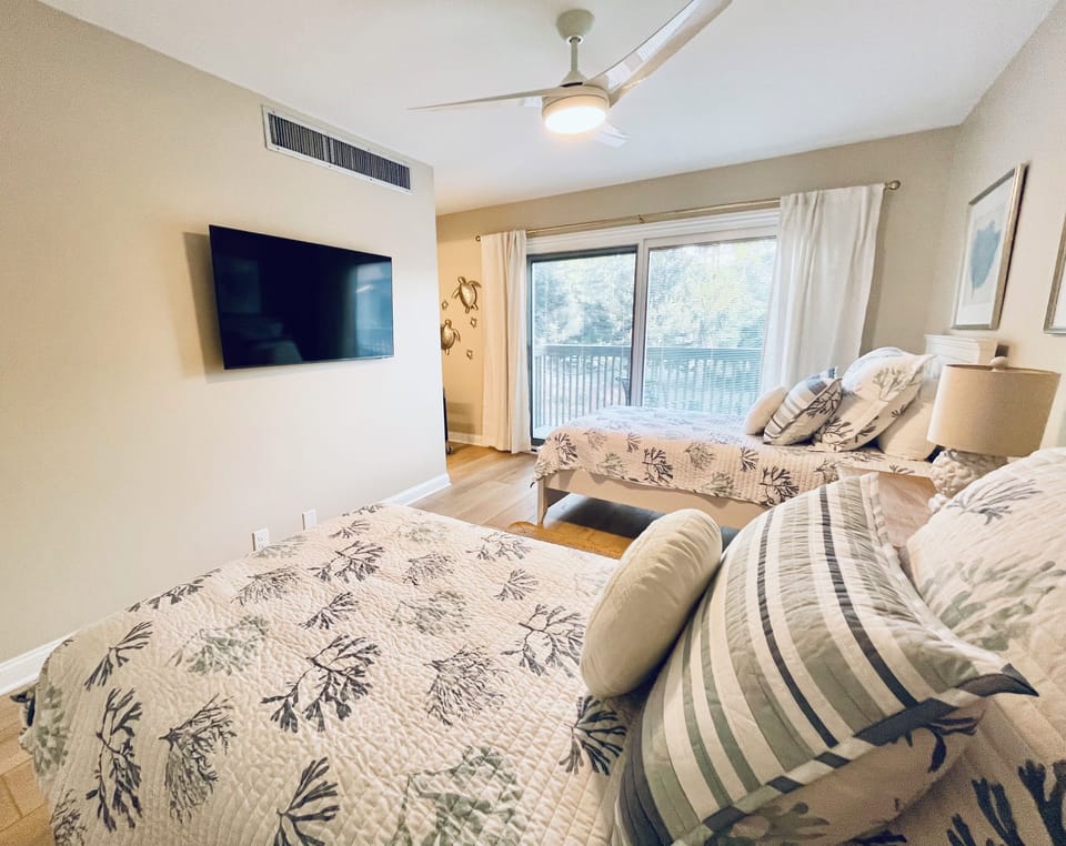 2nd Floor Twin Bedroom private bathroom