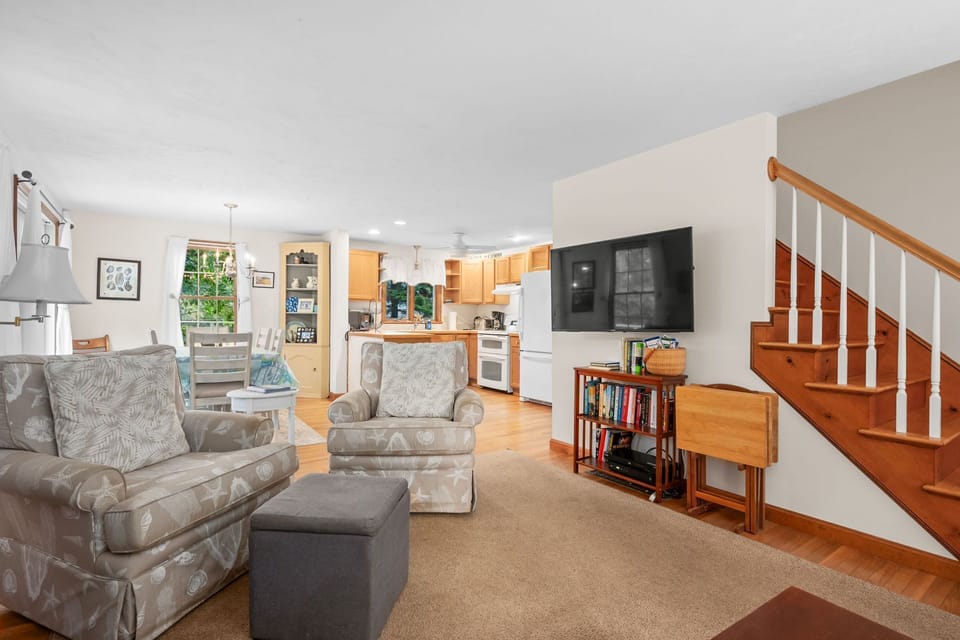 Spacious open floorplan keeps the connection between family/friends