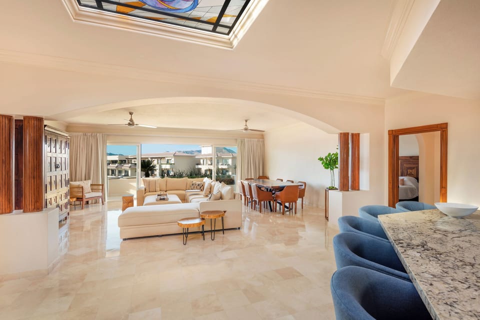 Large open concept floor plan. Let the outside in!