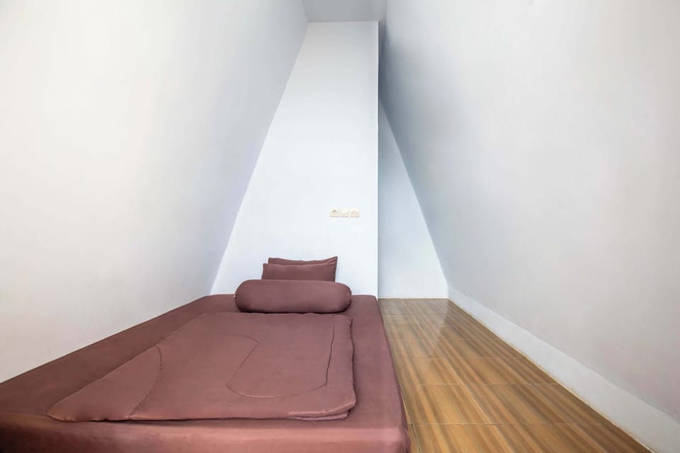 Basic Room, Mountain View | WiFi (free)
