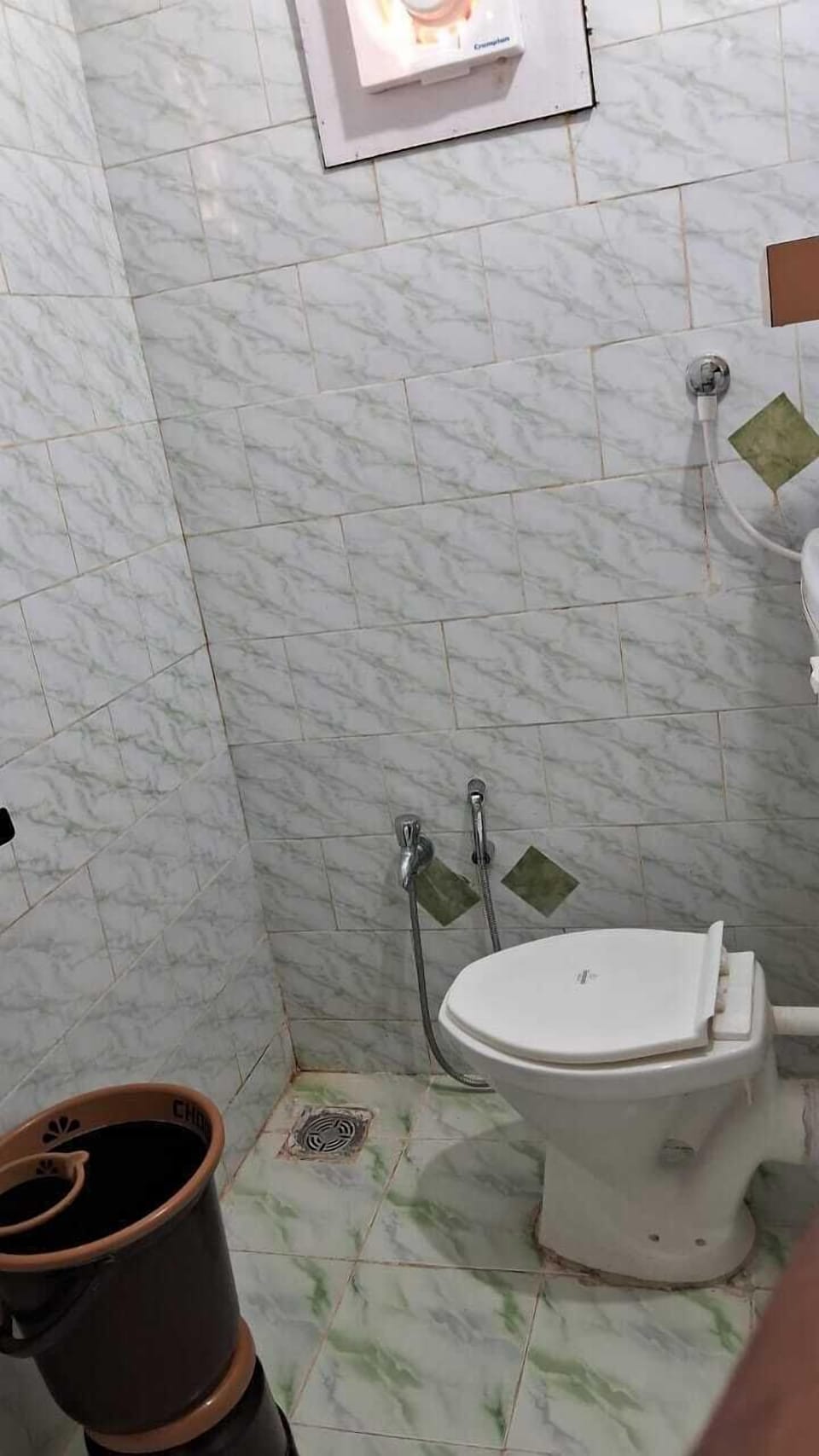 Family Quadruple Room | Bathroom | Towels, soap, shampoo