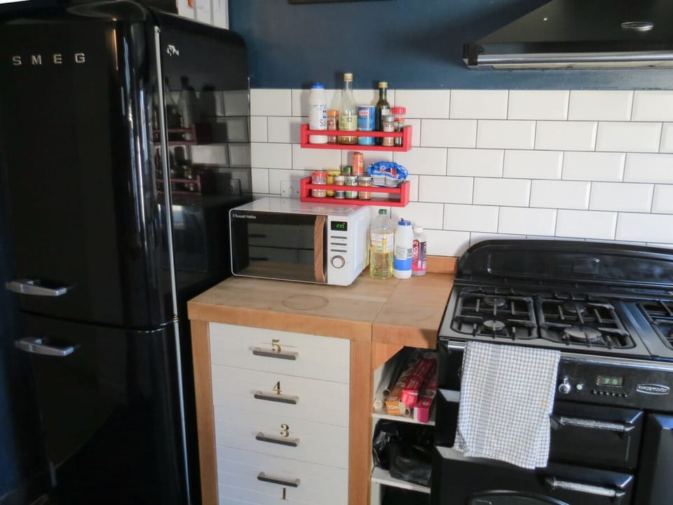 Basic Single Room, Patio | Property grounds