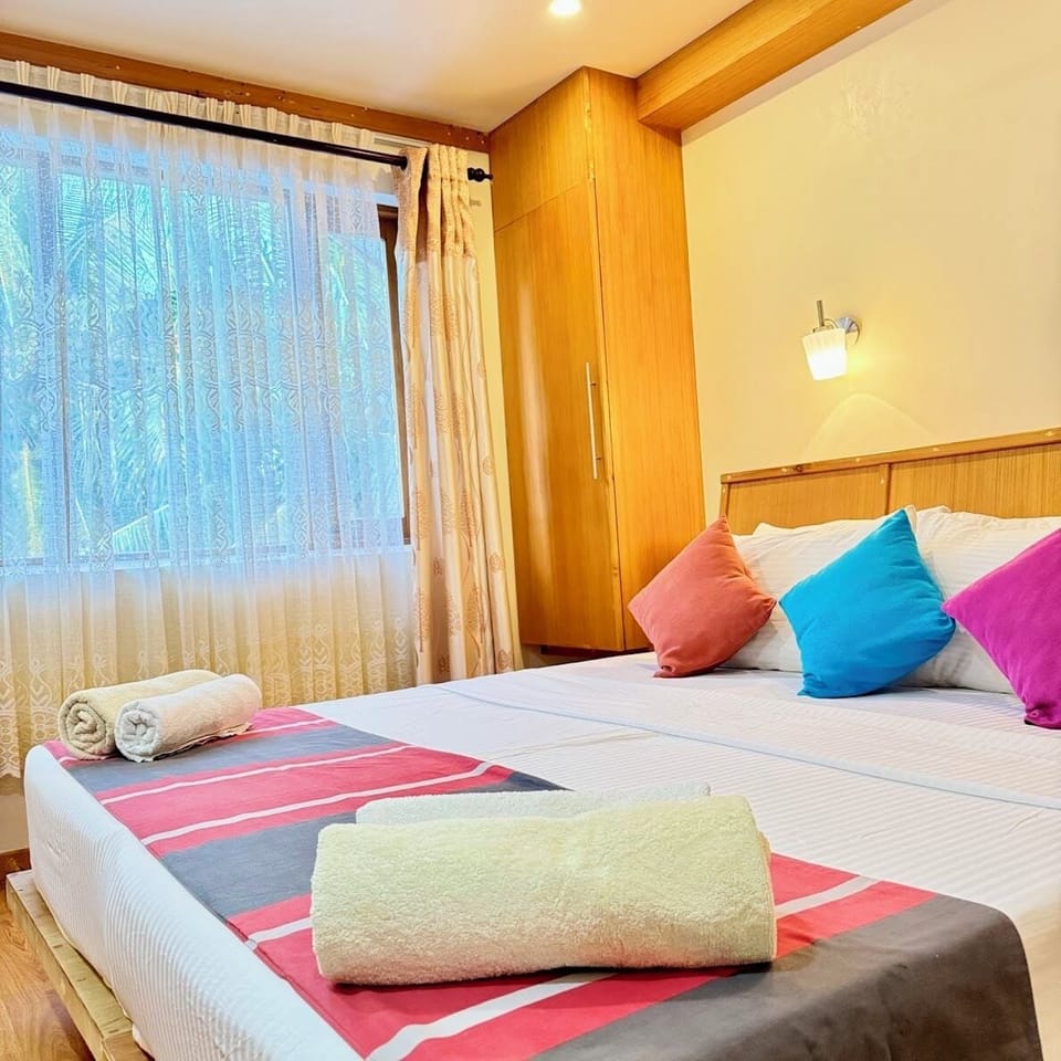 Deluxe Double or Twin Room, Sea View | In-room safe, soundproofing, free WiFi