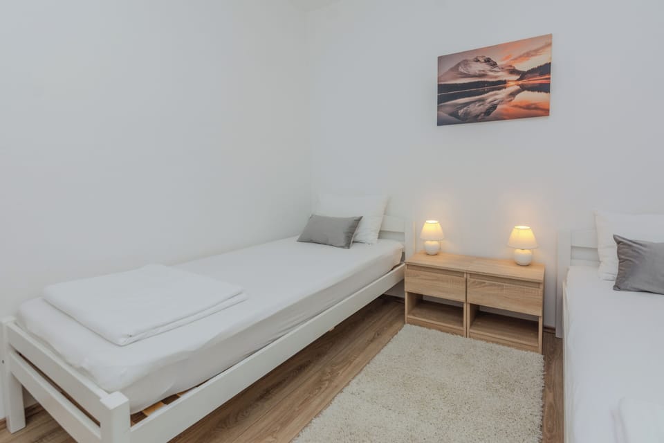 Comfort House, Pool View | 2 bedrooms, iron/ironing board, free cribs/infant beds, free WiFi