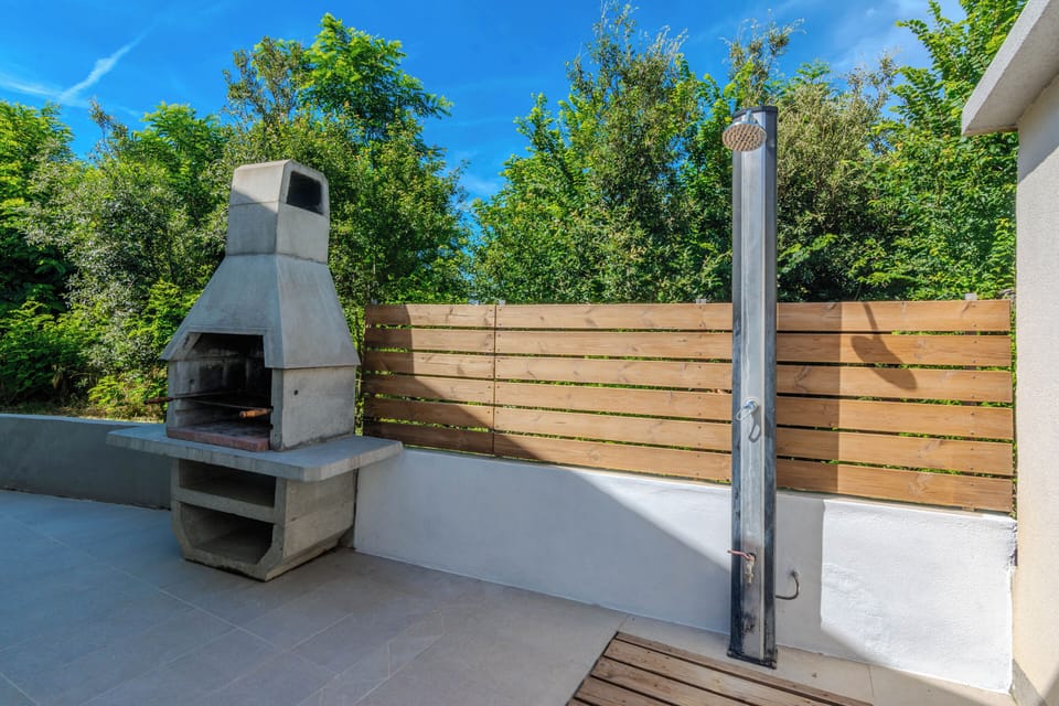 BBQ/picnic area