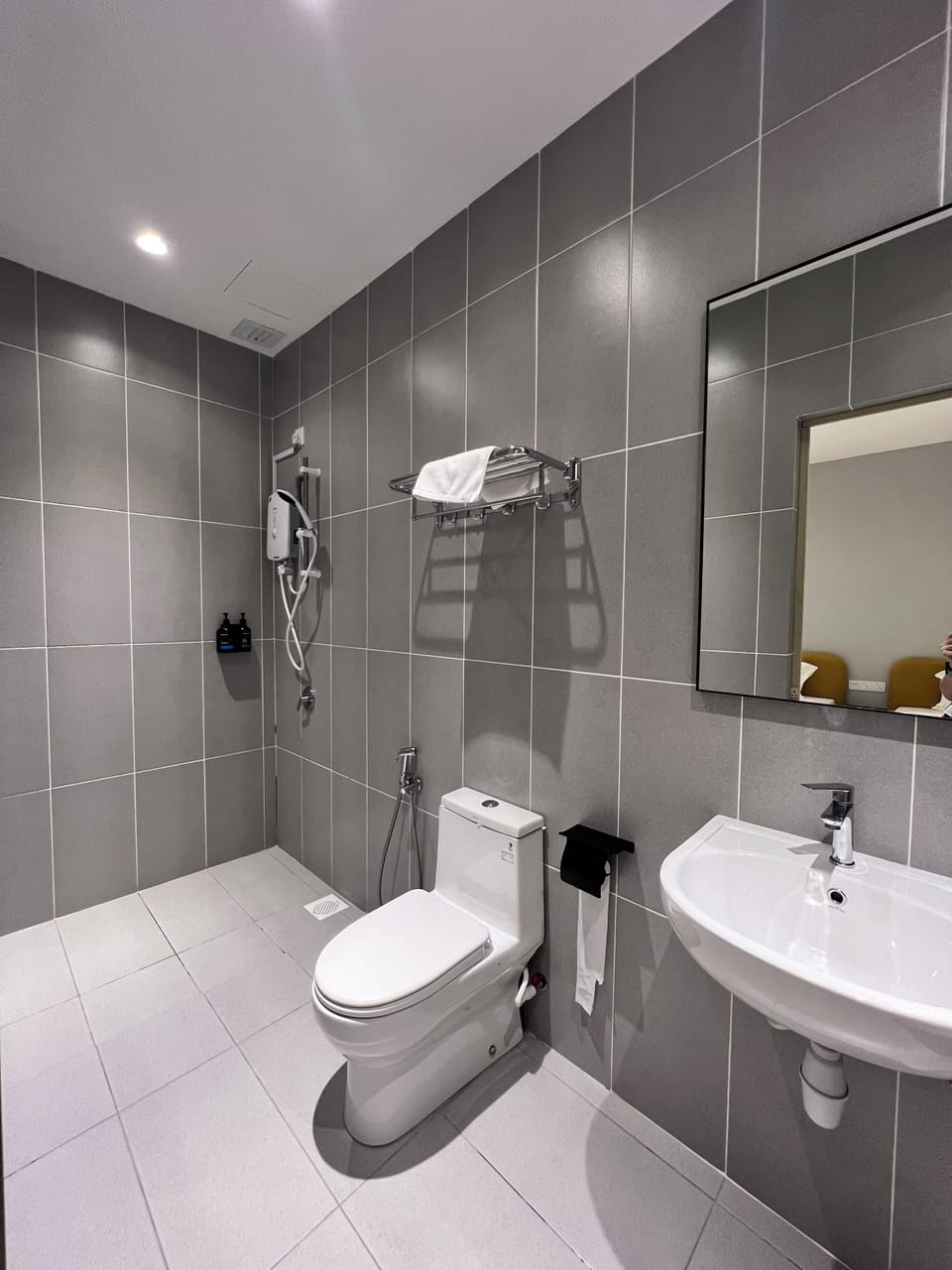 Shower, free toiletries, towels, soap