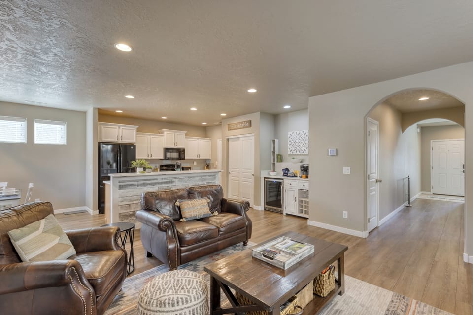 Open space layout - Easy connections for everyone.