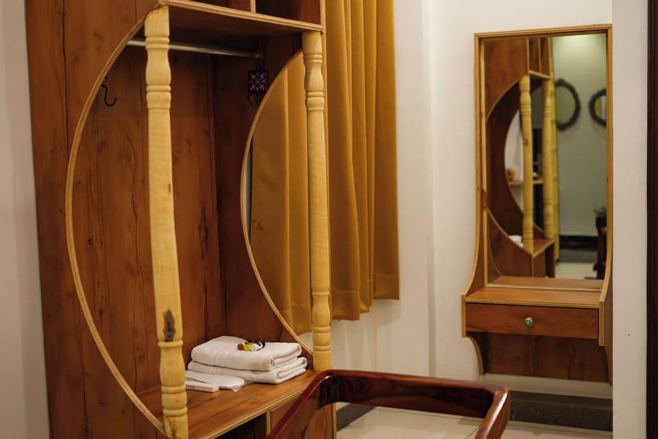Mewari King Suite | Wardrobe