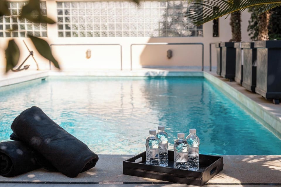 Outdoor pool, sun loungers