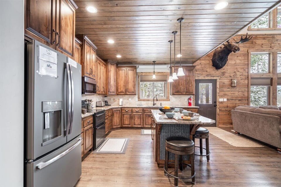 This kitchen has plenty of room for multiple cooks.