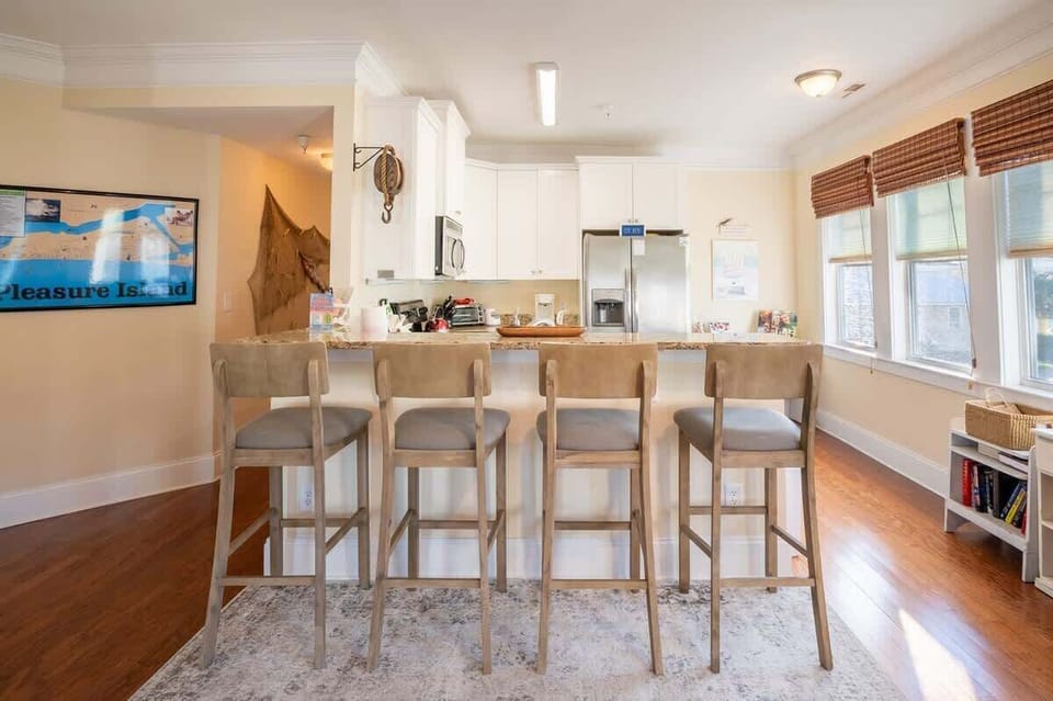 Bar Counter Seating for 4
