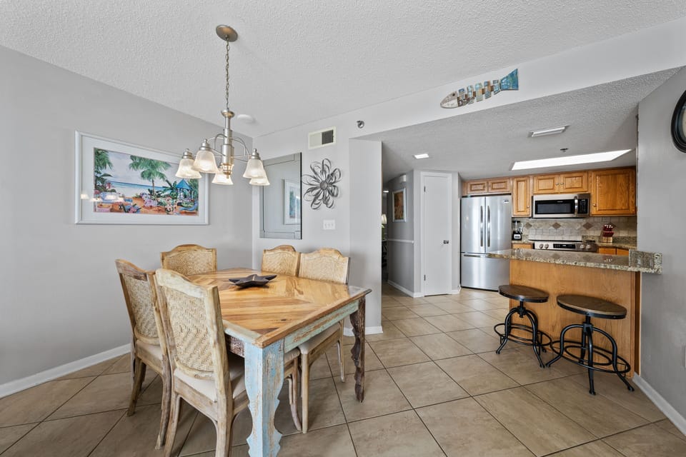 Signature Condo, 2 Bedrooms, Kitchen, Beach View | In-room dining