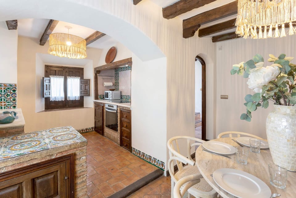 House (3 Bedrooms) | Living room | TV