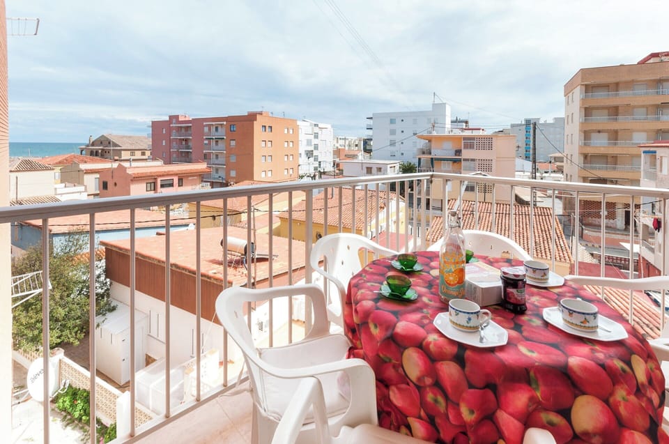 Apartment | Outdoor dining