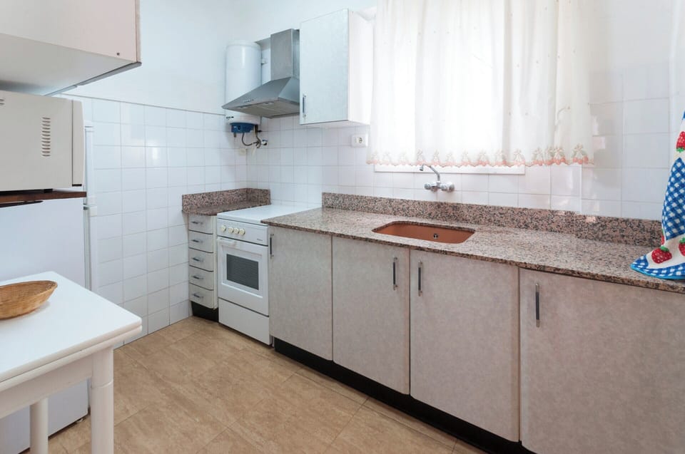 Apartment | Private kitchen | Toaster, highchair, cookware/dishes/utensils