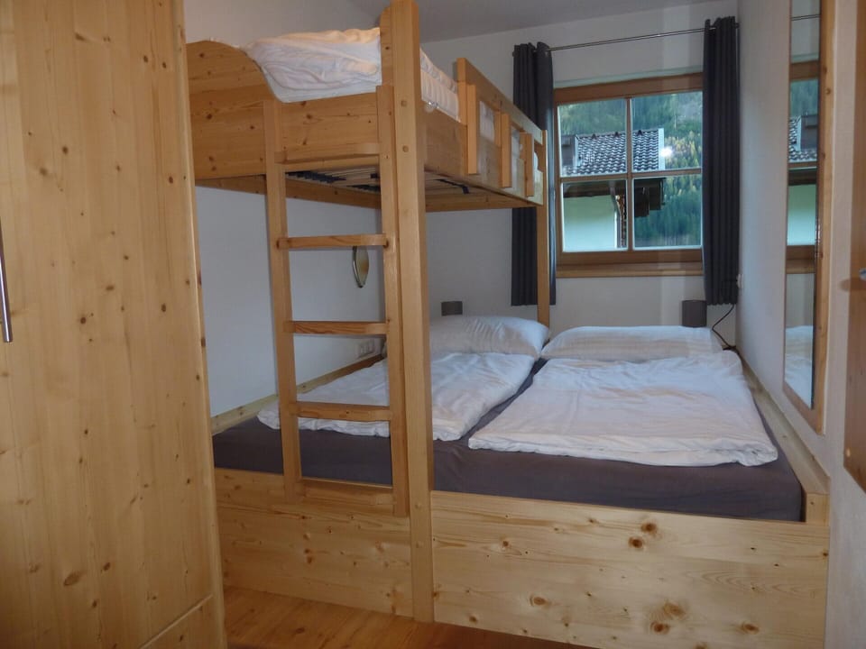 Chalet | 5 bedrooms, bed sheets