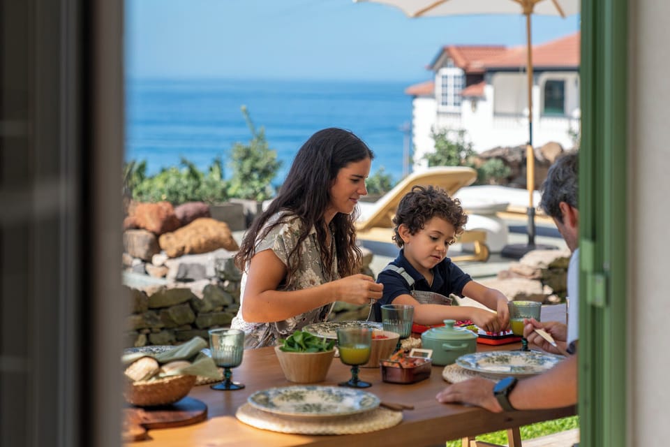 Alfresco dining